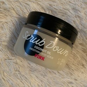 NWT VS PINK COCONUT OIL BODY SCRUB